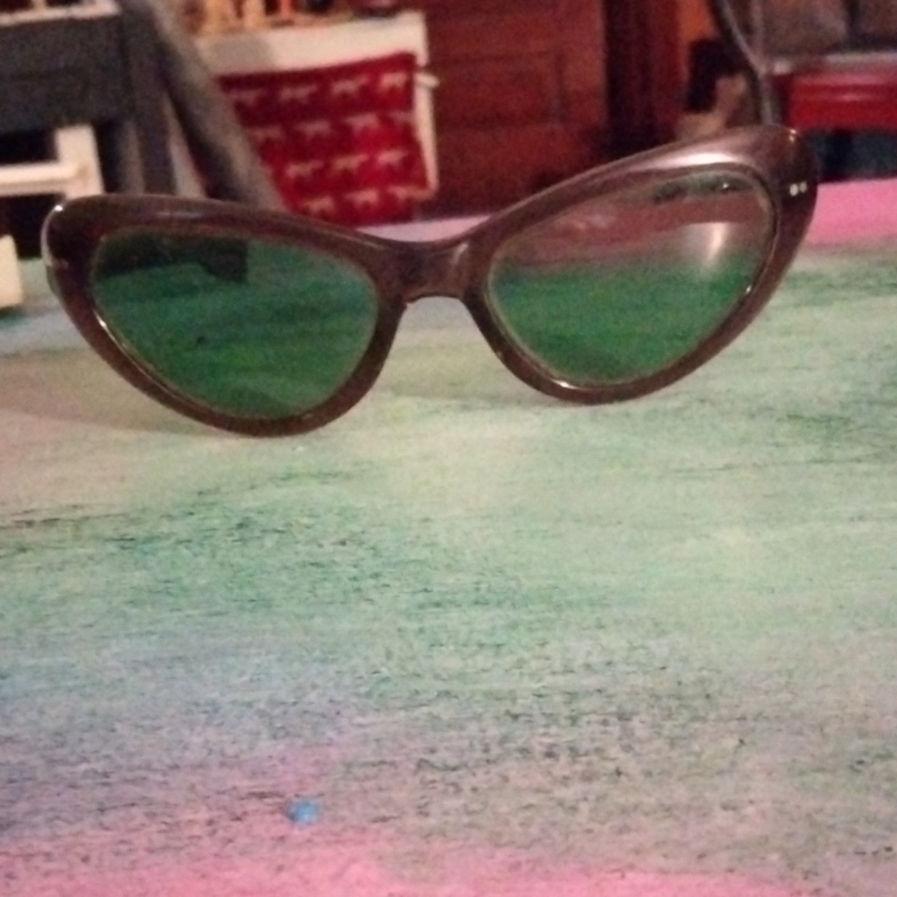 Vintage cat eyed glasses circa 1960's - Picture 5 of 5